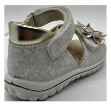 Load image into Gallery viewer, Primigi Gold Metallic Sandal with flower 5861711