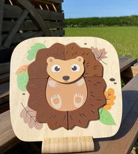 Load image into Gallery viewer, Jumini Woodland Hedgehog Raised Puzzle