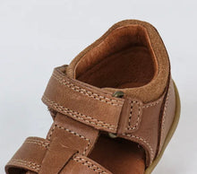 Load image into Gallery viewer, Bobux Roam SU Sandal in Caramel