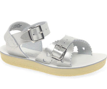 Load image into Gallery viewer, Salt-Water Sweetheart Sandal Silver
