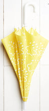 Load image into Gallery viewer, Grass & Air Yellow Colour Revealing Umbrella