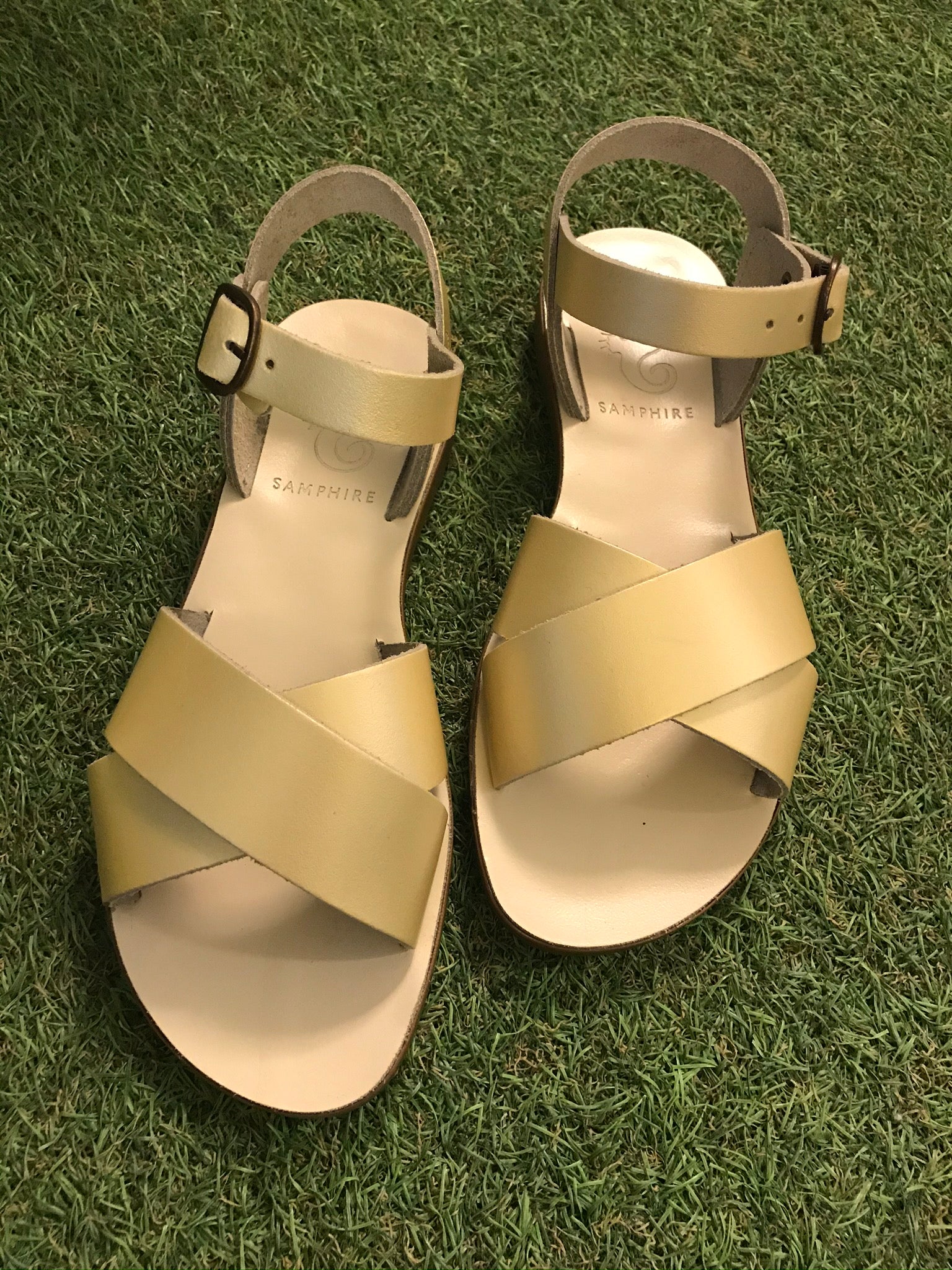 Petasil sandals discount