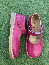 Load image into Gallery viewer, Petasil Celina Fuxia Pink Patent Mary Jane