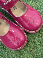 Load image into Gallery viewer, Petasil Celina Fuxia Pink Patent Mary Jane